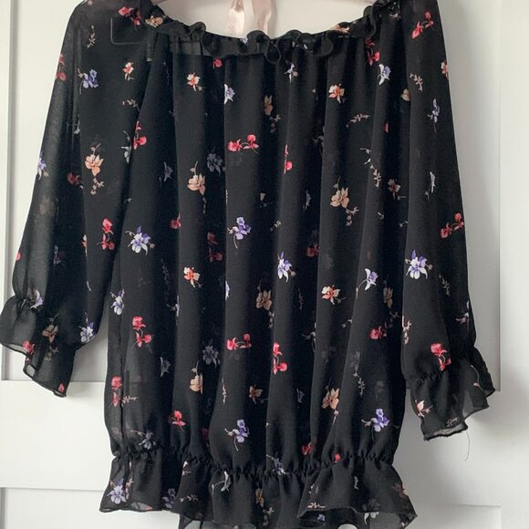 Black & Floral Boho Top - Picture 3 of 4